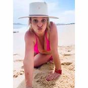 Britney Spears Social Media Updates Pack 043 004.mp4 snapshot 00.04 [2025.05.01 22.53.05]